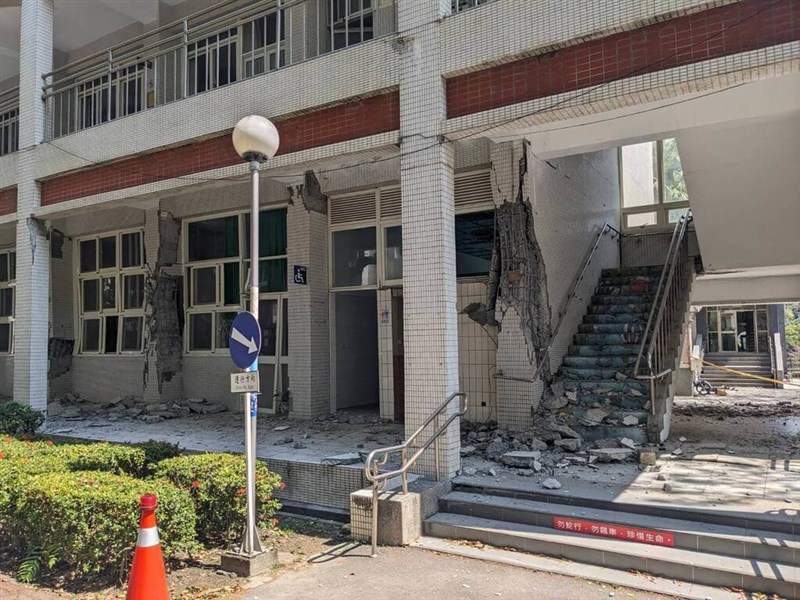 地震の影響で深刻な被害を受けた花蓮女子高の校舎（読者提供）
