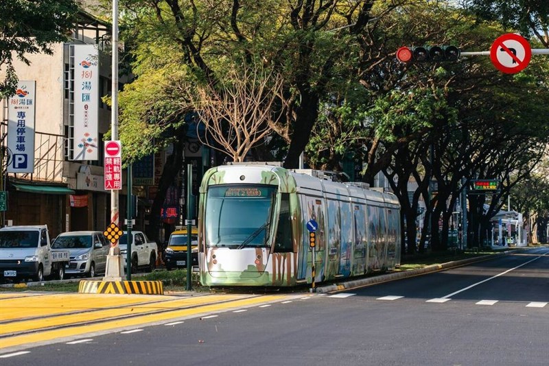 環状運転を行う高雄ライトレール＝高雄市政府捷運工程局提供