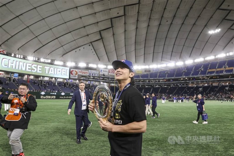陳傑憲は大会MVPにも選ばれ、笑顔でファンに感謝した＝東京・東京ドームで中央社記者鄭清元撮影、2024年11月24日
