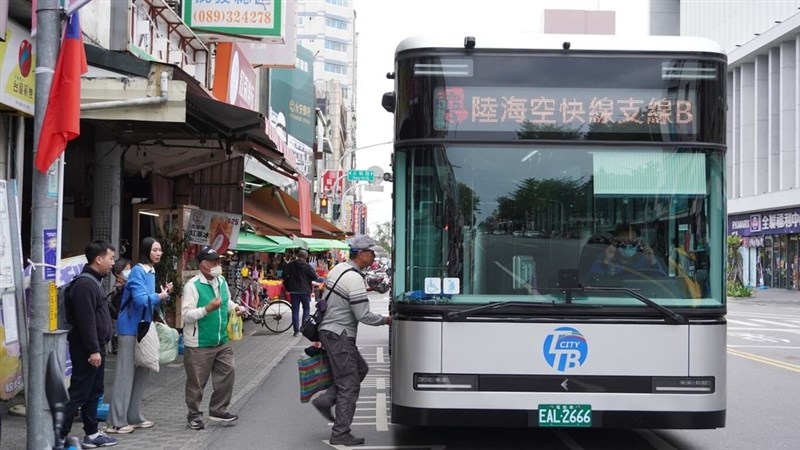 プユマ客運のバス＝台東県政府提供