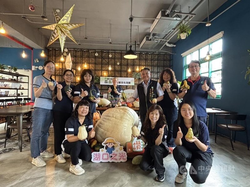 重さ約275キロの巨大カボチャ＝2025年6月12日、中央社記者郭宣彣撮影