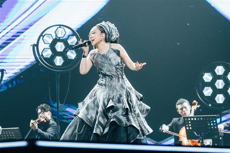 金曲奨授賞式で歌を披露するMISIA（写真提供：©️Rhythmedia）