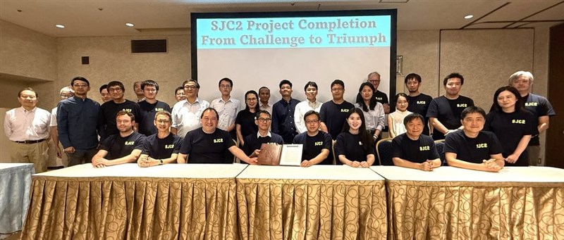 光海底ケーブル「SJC2」の完成を記念する式典の様子（中華電信提供）