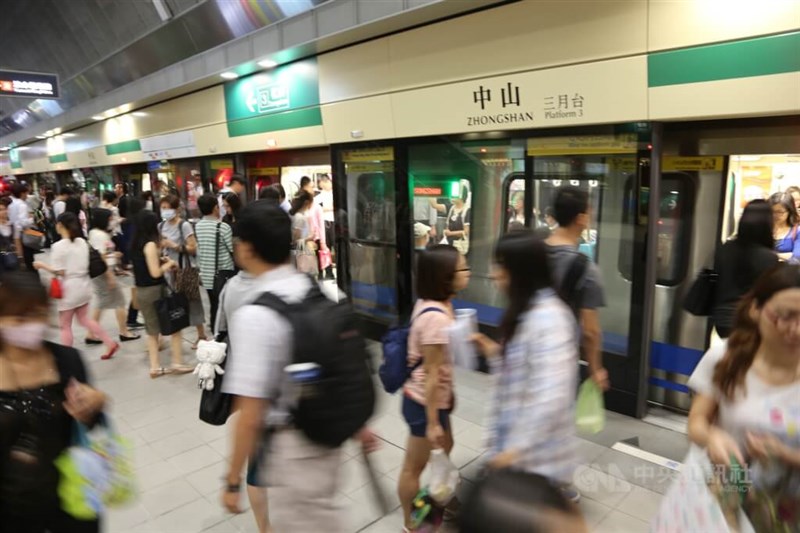 台北メトロ（MRT）中山駅のホーム（資料）