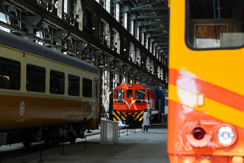 31日から一般公開が始まる「国家鉄道博物館」の一角＝7月30日、台北市