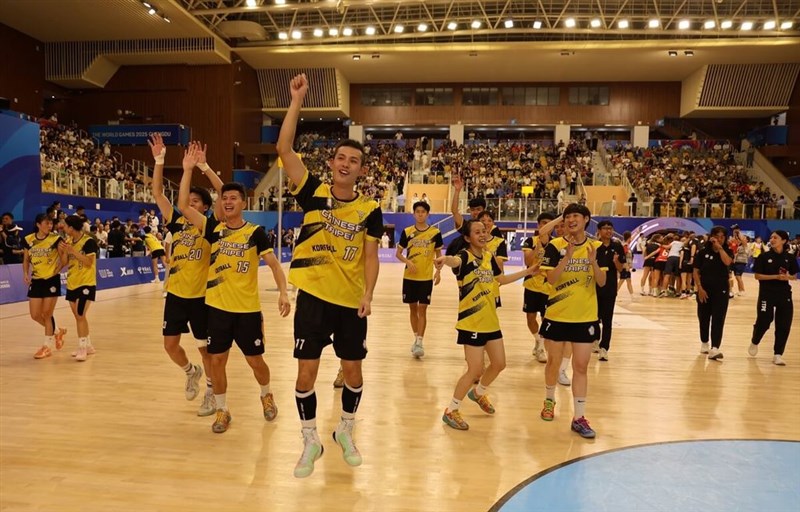 チェコを下し銅メダル獲得を喜ぶコーフボール台湾代表=8月12日、中国・成都(中華オリンピック委員会提供)