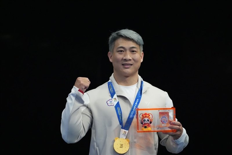 パワーリフティングのエクイップ部門男子ミドル級の江凱傑=中華オリンピック委員会提供