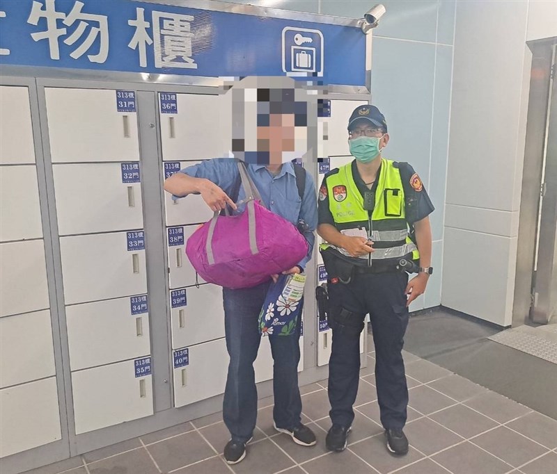 日本人旅行客の男性が台北メトロ（MRT）駅構内のコインロッカーに預けた荷物が一時「行方不明」になったものの、警察の手助けで解決した