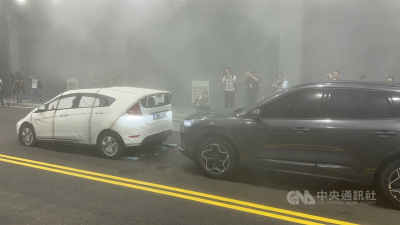 供用開始となったインテリジェント自動車向けの全天候型テストコース＝10月21日、彰化県