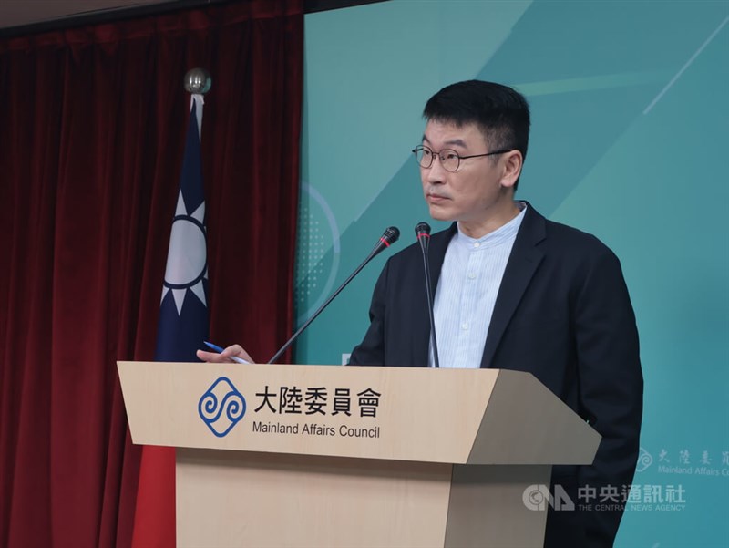 大陸委員会の梁文傑副主任委員兼報道官＝10月23日、台北市