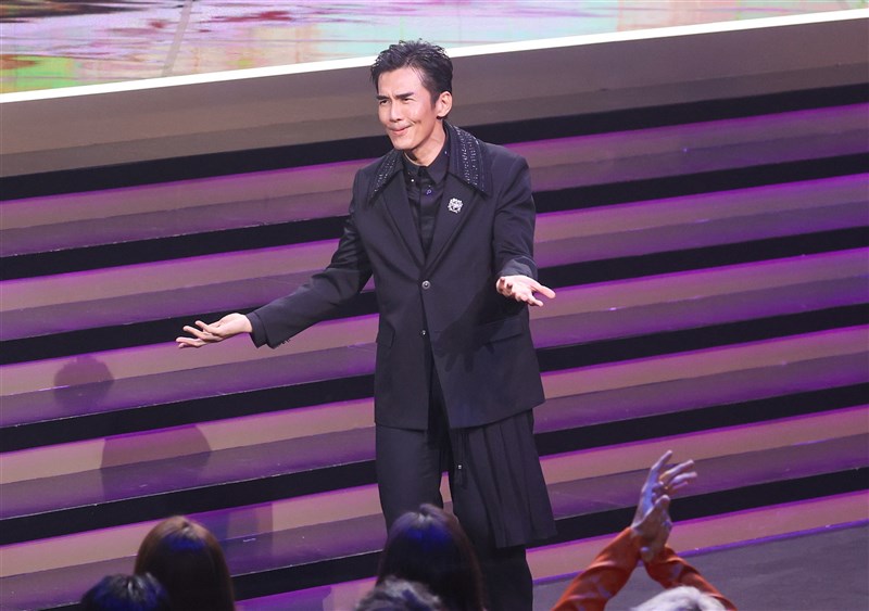 ヤン・イーチャンは10年ぶり2度目のノミネートにして初受賞。「この舞台に立てるとは思わなかった」と喜んだ＝中央社記者鄭清元撮影、2025年10月18日