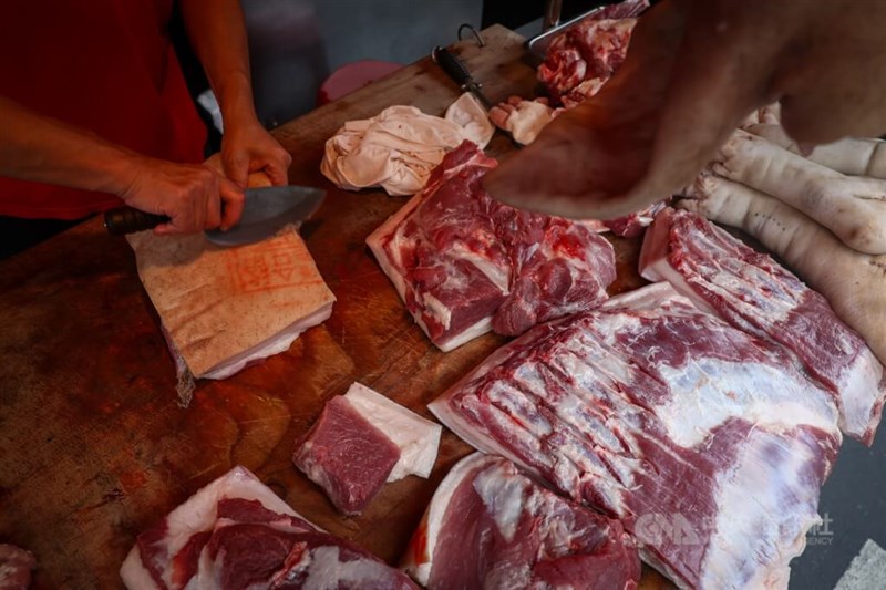 新北市の伝統市場の豚肉売り場（資料）