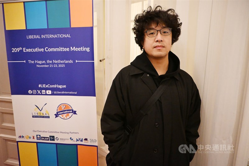 沈伯洋立法委員＝11月22日、オランダ・ハーグ
