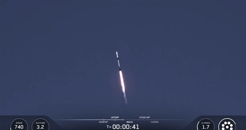 地球観測衛星「福衛8号」初号機を搭載したロケット。米西部時間28日午前10時44分（台湾時間29日午前2時44分）に打ち上げられた（x.com/SpaceXから）