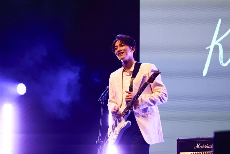 白のジャケットで登場した町田啓太=12月7日、台北市(LDH 愛夢悦提供)