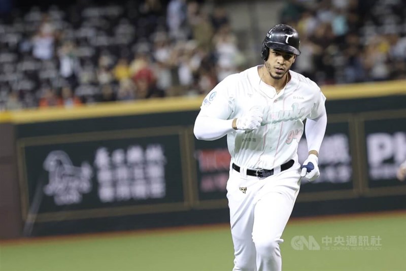 台鋼ホークスのモヤ選手（資料）