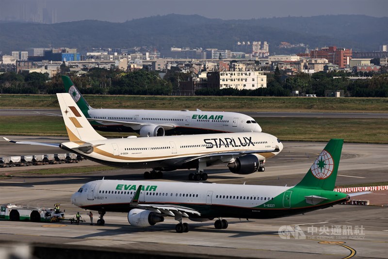 エバー航空とスターラックス航空の航空機（資料）