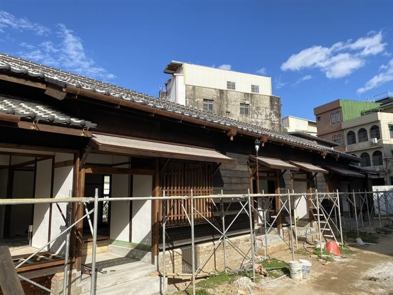 修復工事が進む日本統治時代の旧警察施設群「関西分駐所」（新竹県文化局提供）