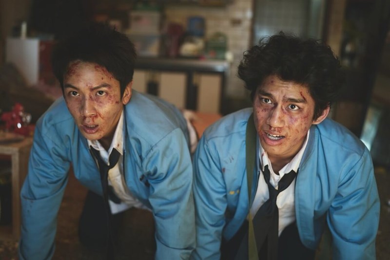 台湾映画「功夫」の劇中写真。左からクー・チェンドン、ベラント･チュウ（麻吉砥加提供）