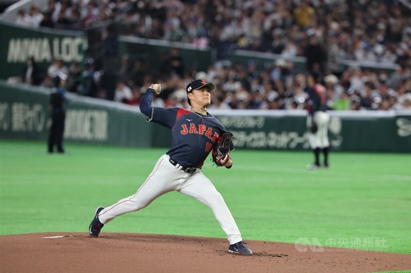 先発したドジャースの山本由伸＝3月6日、東京