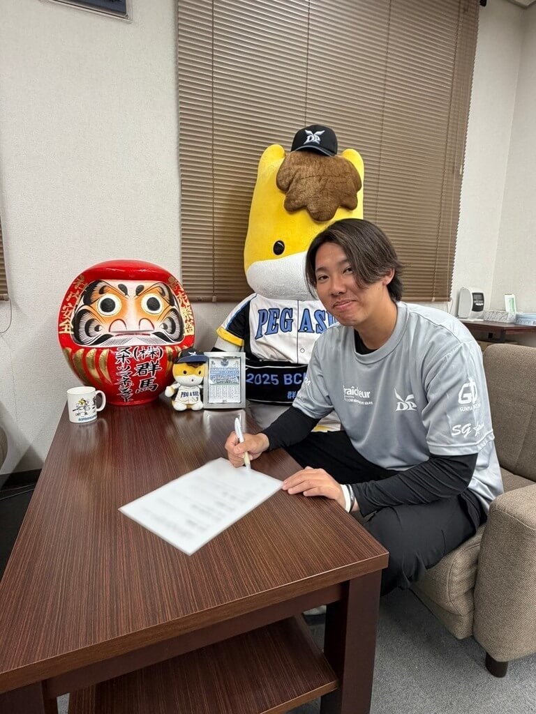 育成選手として楽天モンキーズ入りした榊原元稀（球団提供）