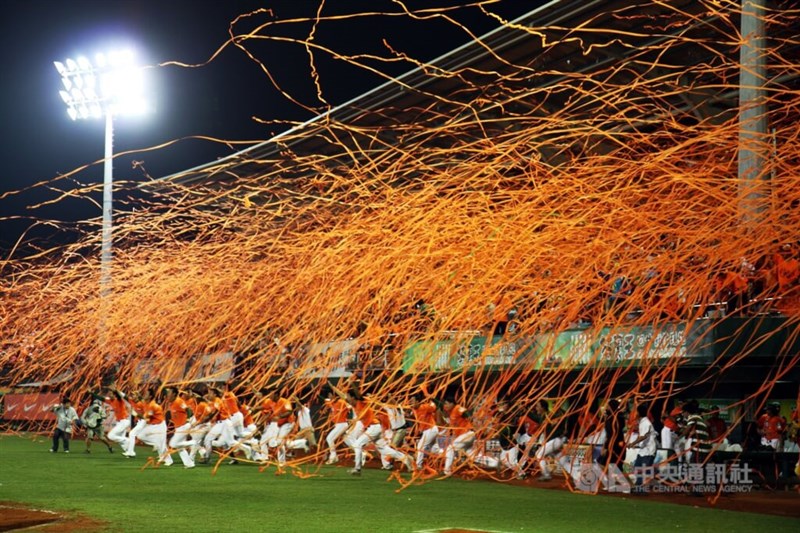 統一ライオンズと兄弟エレファンツが台湾一を争った2009年の台湾シリーズ。統一が本拠地で3年連続となる優勝を決めた