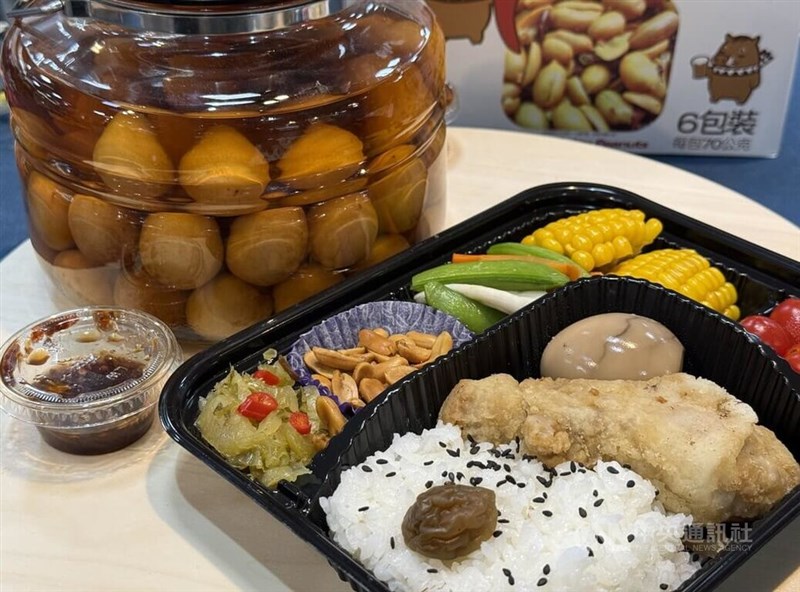 梅干しが入ったお弁当＝2026年3月25日、中央社記者蕭博陽撮影