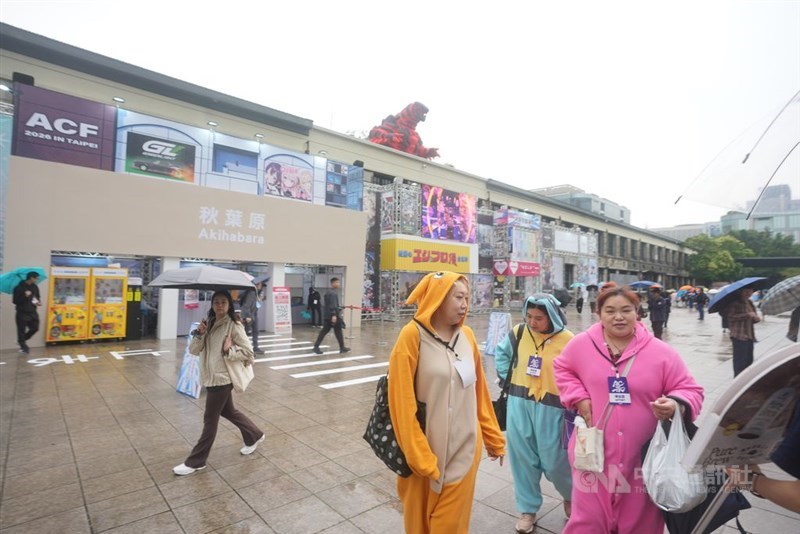 秋葉原の街並みが再現される松山文創園区＝4月3日、台北市