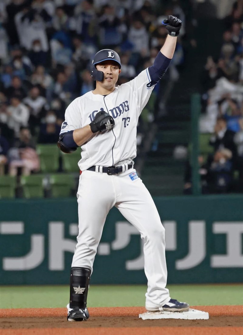 適時打を打った西武の林安可＝3月31日、埼玉県（共同通信社提供）