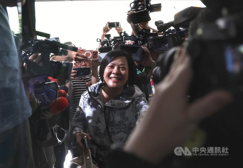 民衆党から党籍を剝奪された李貞秀氏＝4月13日、台北市