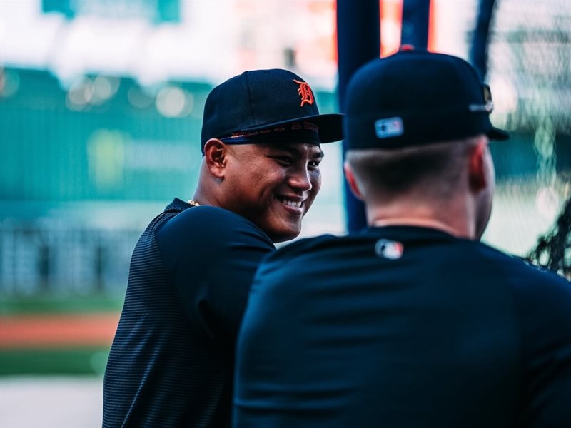 タイガースの李灝宇（左）＝x.com/tigersから