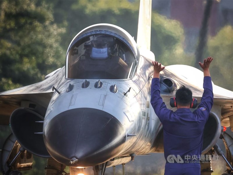 台中市の空軍清泉崗基地所属のIDF戦闘機（資料）