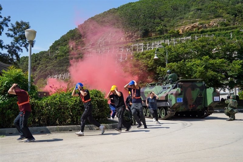 中国・福建省に近い離島の馬祖で5日、インフラ施設が襲撃されたことを想定して行われた防衛訓練=馬祖防衛指揮部提供