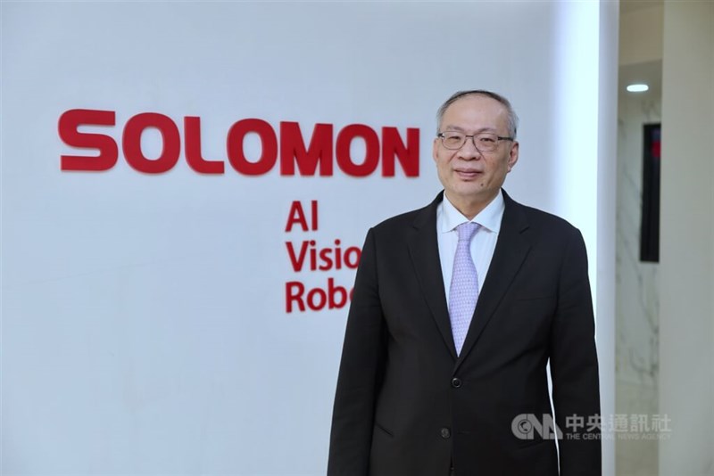 中央社のインタビューに応じたソロモンの陳政隆会長