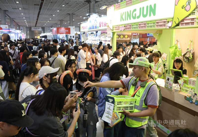 「クリエーティブエキスポ台湾」ブランド・ライセンス展の最終日の様子＝8月12日、台北市