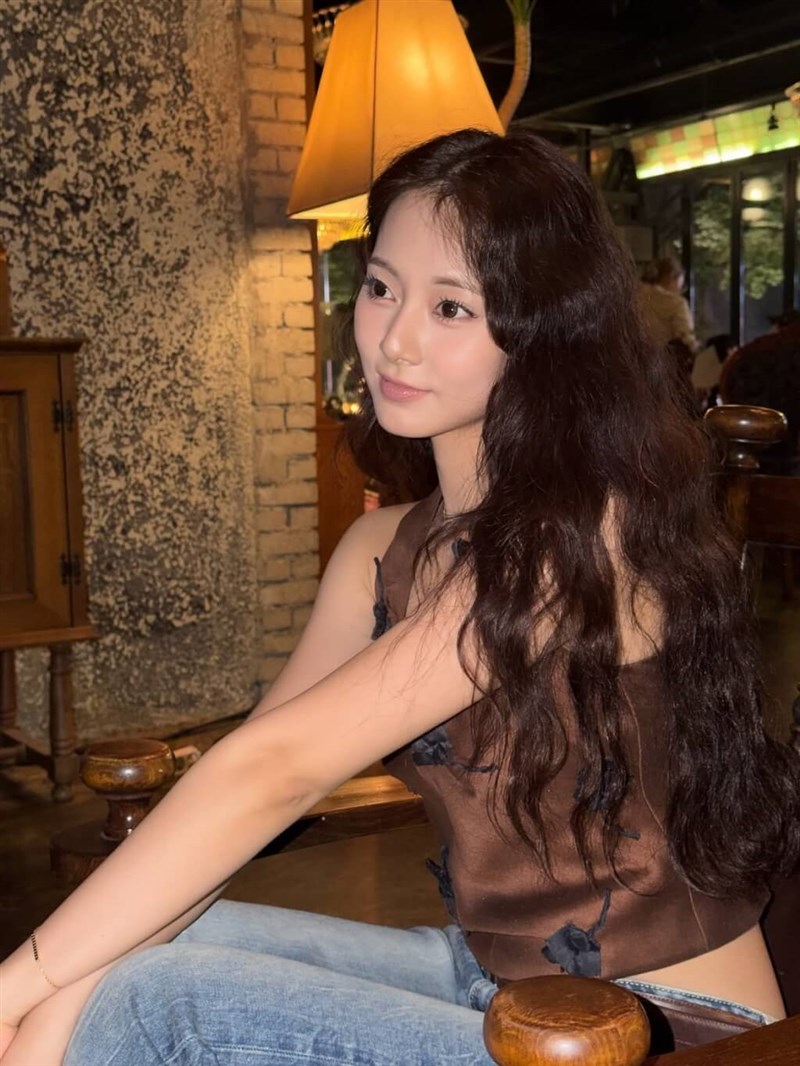 韓国の人気女性グループ「TWICE」の台湾出身メンバー、ツウィ（instagram.com/thinkaboutzuから）