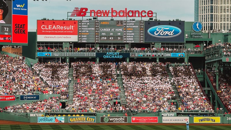 米大リーグ（MLB）ボストン・レッドソックスの本拠地フェンウェイ・パークの観客席に浮かび上がる「TAIWAN」の文字（駐ボストン辦弁事処提供）