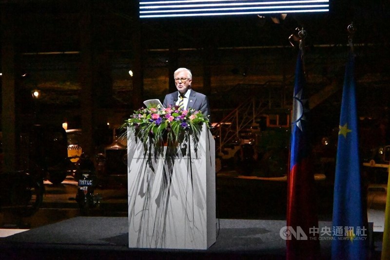 中華民国国慶日（国家の日）を祝うレセプションに出席した欧州議会のミヒャエル・ガーラー氏＝9月30日、ベルギー・ブリュッセル