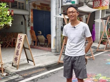 日本の美術家、台湾・屏東の街をアートで彩る  地元学生からインスピレーション