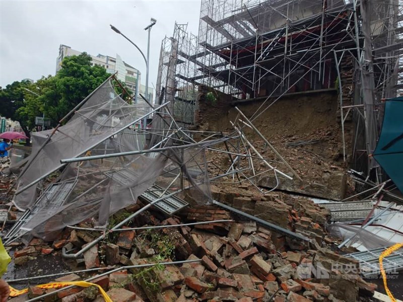 台湾中部や南部で大雨　被害の様子