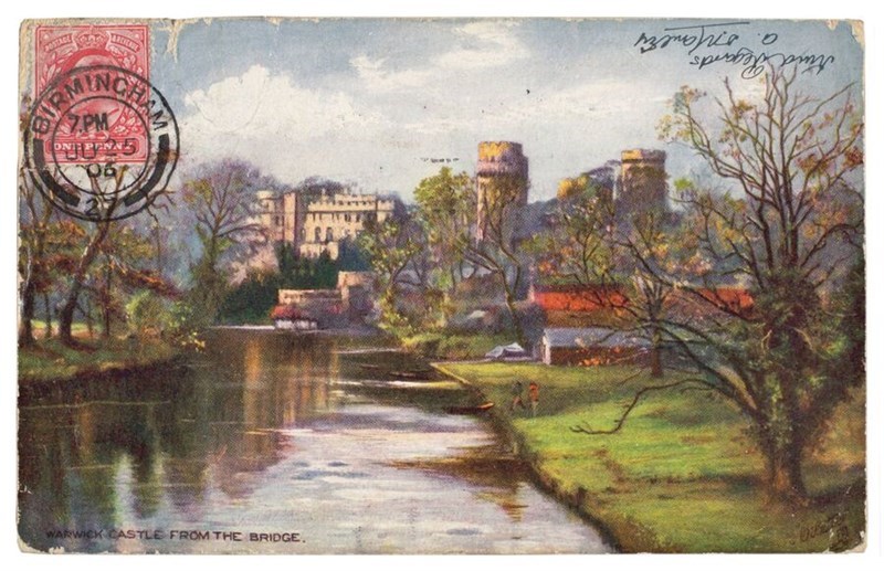 華威城堡（Warwick Castle）明信片。這應該跟馬克・吐溫（Mark Twain）為了紀念自己去過這個地方而購買的明信片相似。拉斐爾・塔克父子公司，1903年。圖像來源：Wikipedia commons, Newberry Library