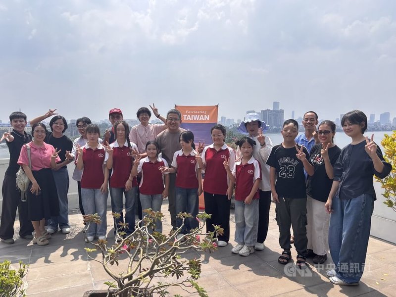La solidaridad sin fronteras: jóvenes vietnamitas beneficiarios conmovidos por la inigualable cercanía de Taiwán