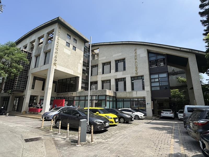 桃園新屋分館空間重塑更新　打造客庄生活交流中心