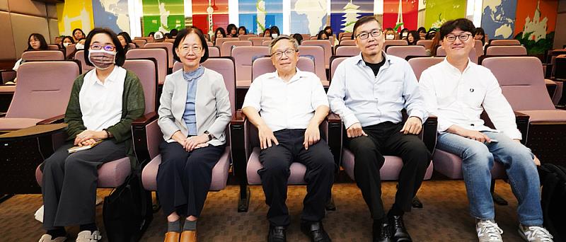 文化大學理工人文對話 張慶瑞教授談量子AI啟發外語人才新定位