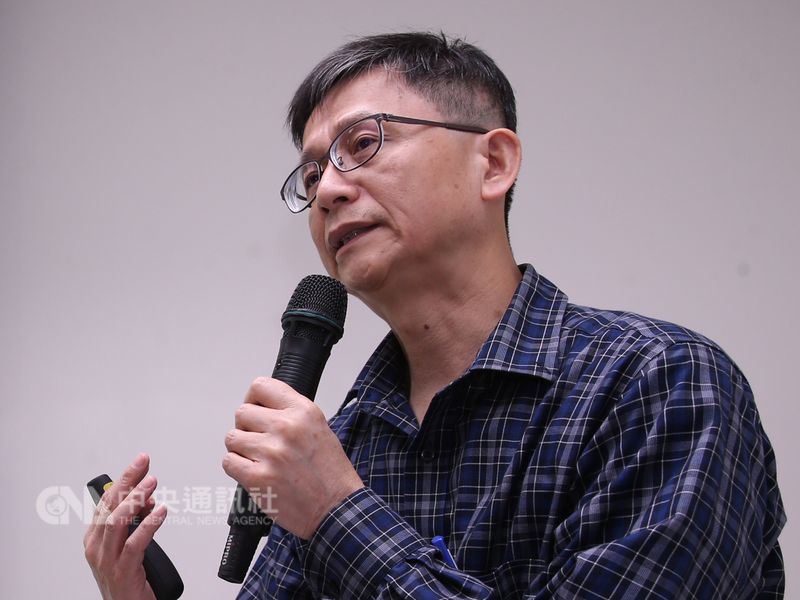 投下深澳燃煤電廠環評關鍵一票,詹順貴15日說,環保署要守環評法分際,個人喜歡不能凌駕法律,因此只能投給符合法律要件的修正通過此一選項。(中央社檔案照片)
