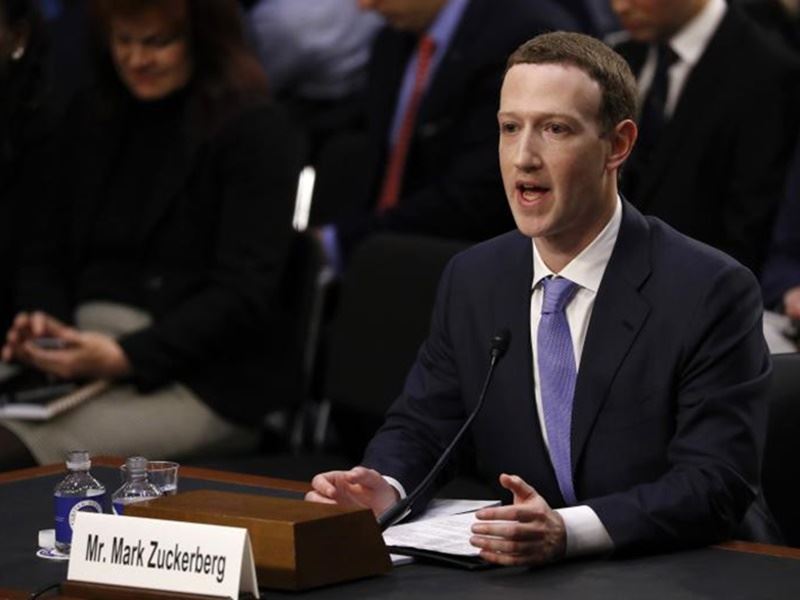 Facebook執行長祖克柏10日在美國國會作證,對於臉書用戶個人資料遭不當擷取濫用,重複之前的聲明,針對濫用資料非常抱歉。(路透社提供)