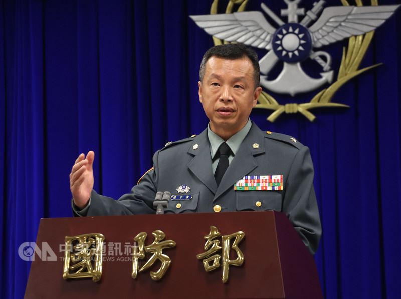 美國聯邦眾議院軍事委員會通過2019財政年度國防授權法草案,國防部11日表示樂觀其成。圖為國防部發言人陳中吉。(中央社檔案照片)
