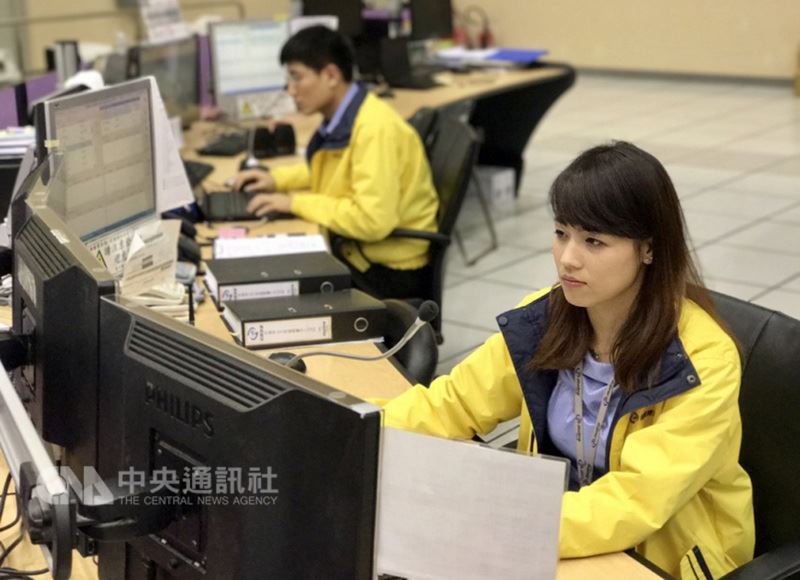 桃園捷運公司5日起將釋出140個職缺,分為運務、維修、管理、原住民、身心障礙共5大類別,其中「副管理師」職務薪資更上看新台幣7萬元,其他職務薪資約3萬元至5萬元不等。(桃園大眾捷運公司提供)中央社記者吳睿騏桃園傳真 107年6月4日