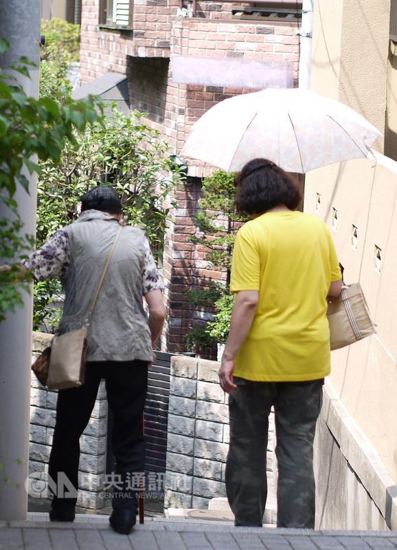日本小型商店減少,高齡者自行購物愈來愈不方便。圖為示意圖。(中央社檔案照片)