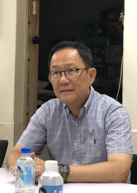 國民黨台北市長參選人丁守中(圖)以勤走基層當主軸,丁守中說,面對握有市府資源的柯文哲和中央支援的姚文智,他採另類選戰,先深入鄰里和市民「搏感情」。中央社記者劉建邦攝 107年6月28日